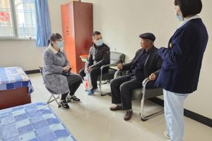 “弘扬雷锋精神，争做时代新人”志愿服务系列活动一  ——养老服务中心活动剪影