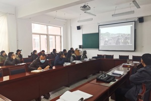 开云组织全体教师观看纪录片《为了和平》